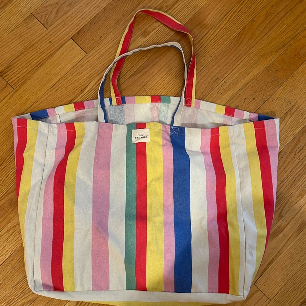Sezane oversized tote - great for beach!